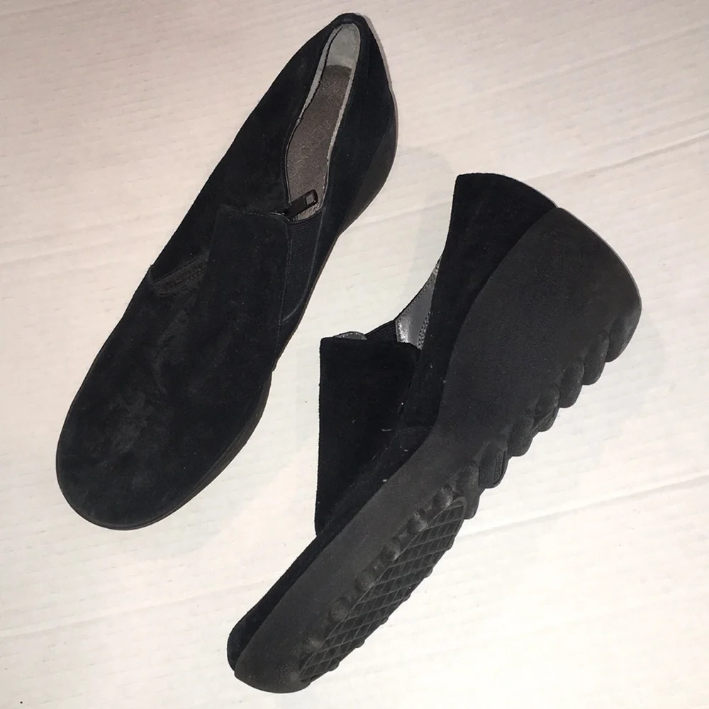 Aeropostales Black Suede Booties | Size 9